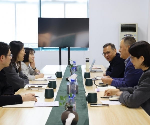 体贴眷注落实处，，，政企同心营生长